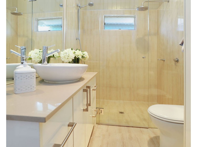 24 Waite Street, Norman Park QLD 4170