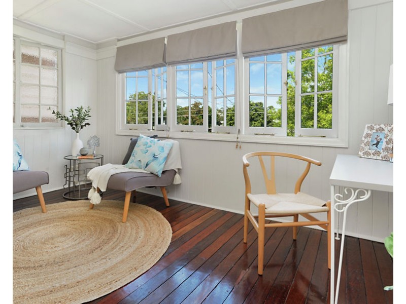 24 Waite Street, Norman Park QLD 4170