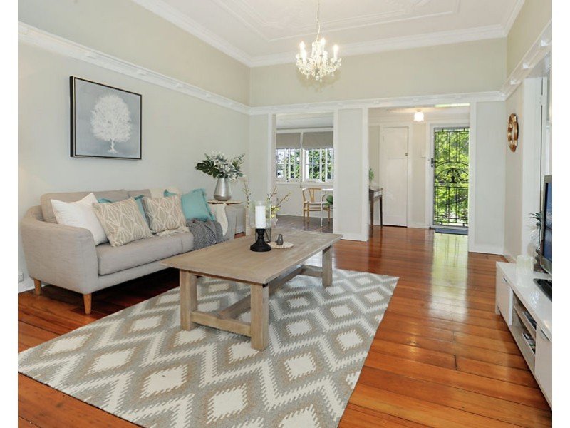 24 Waite Street, Norman Park QLD 4170