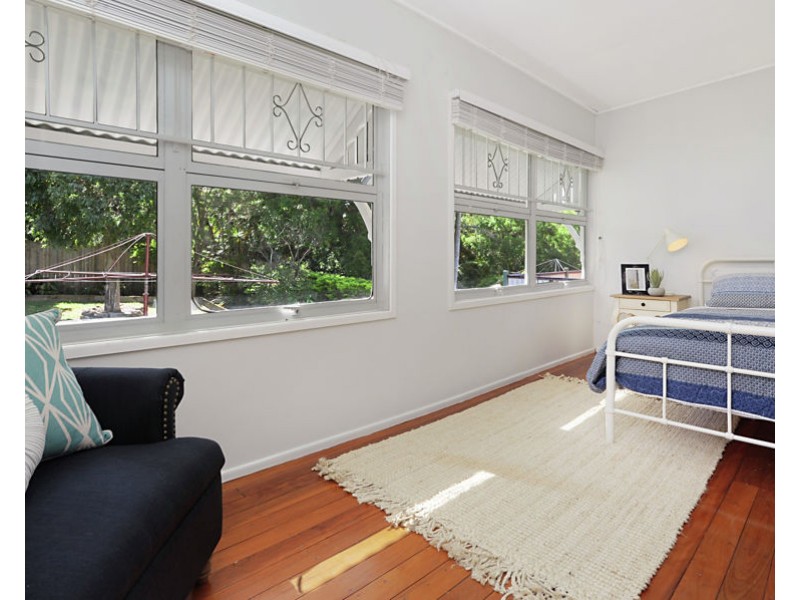 24 Waite Street, Norman Park QLD 4170