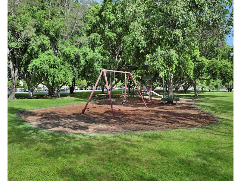 24 Waite Street, Norman Park QLD 4170