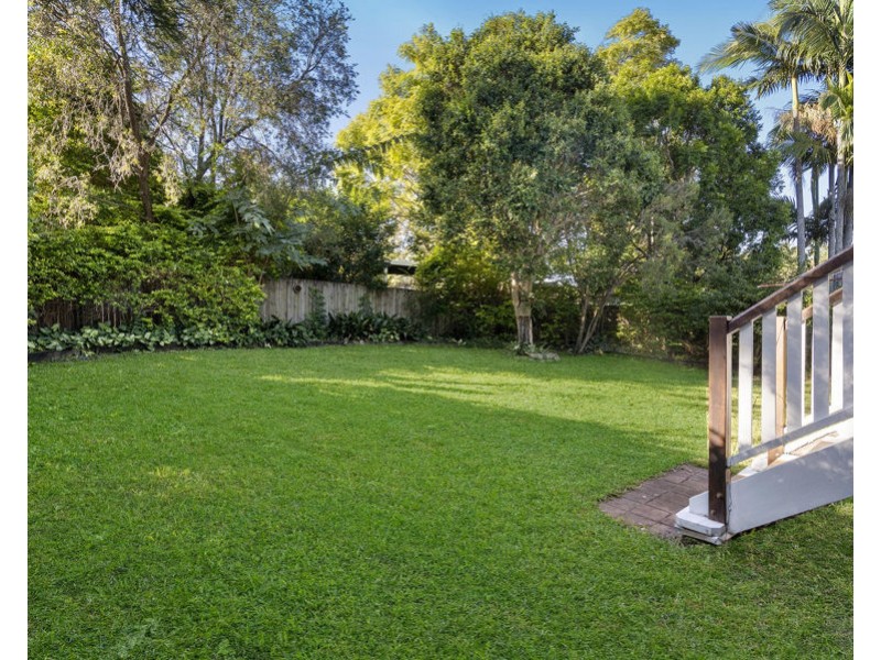 24 Waite Street, Norman Park QLD 4170