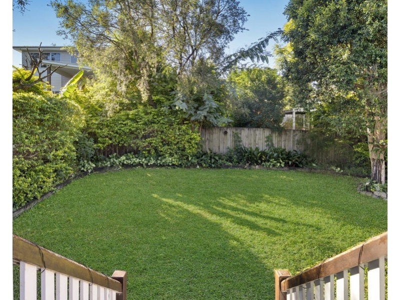 24 Waite Street, Norman Park QLD 4170