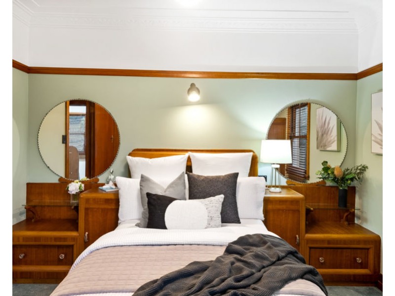 12 Waratah Ave, Holland Park West QLD 4121