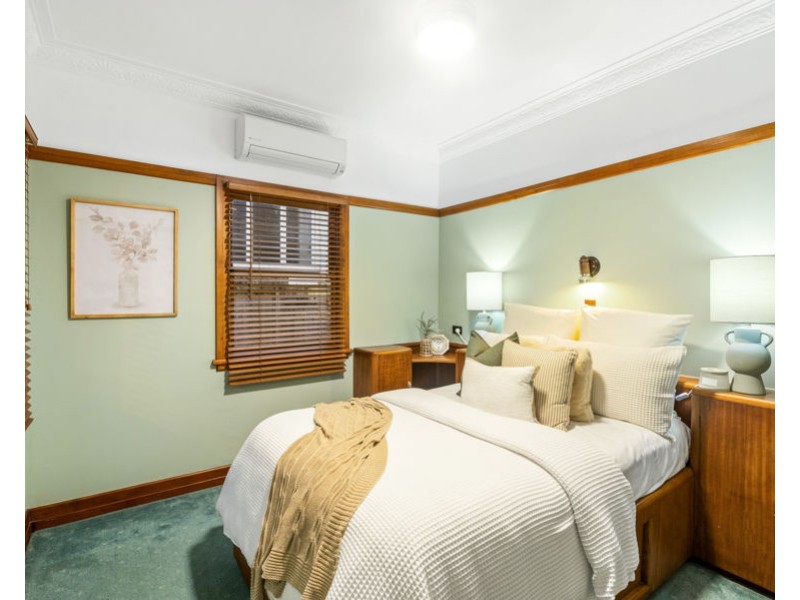 12 Waratah Ave, Holland Park West QLD 4121