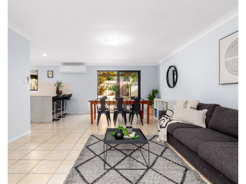 12 Estate Place, Holland Park West QLD 4121