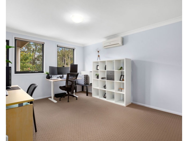 12 Estate Place, Holland Park West QLD 4121