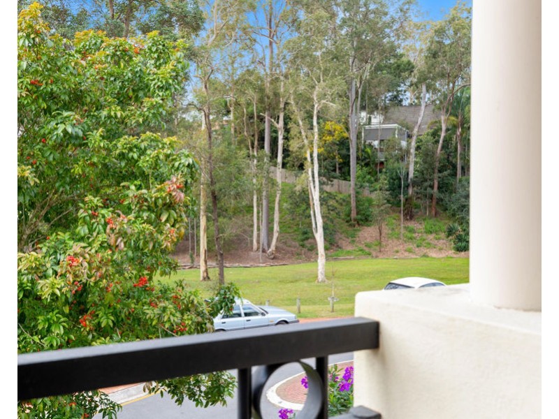 12 Estate Place, Holland Park West QLD 4121