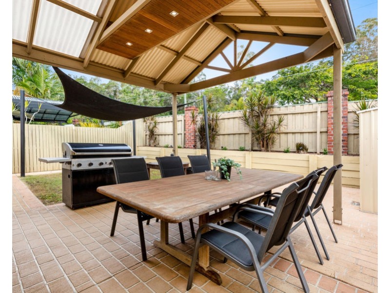 12 Estate Place, Holland Park West QLD 4121