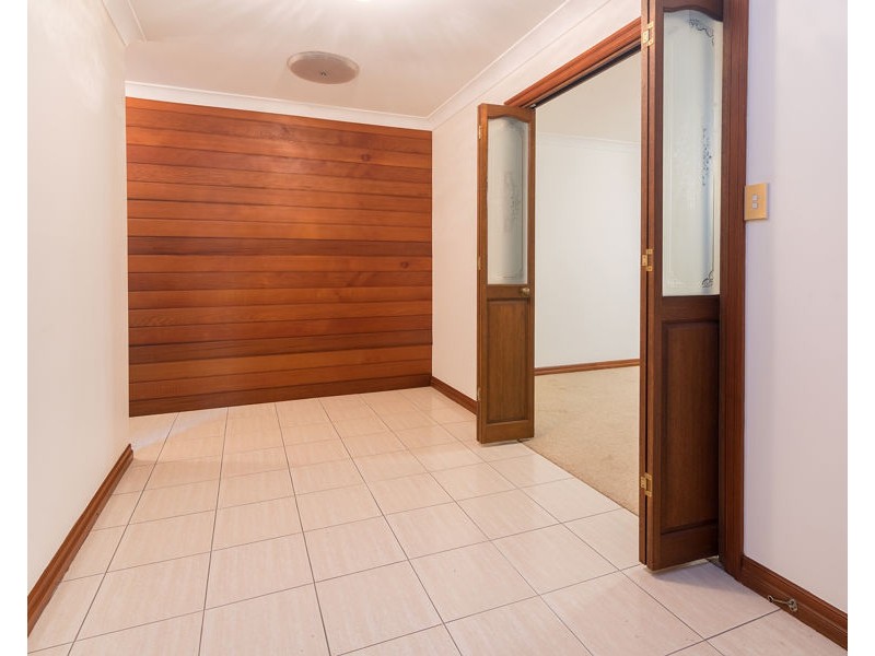 22 Briarwood Street, Carindale QLD 4152