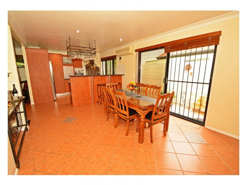 30 Estate Place, Holland Park West QLD 4121