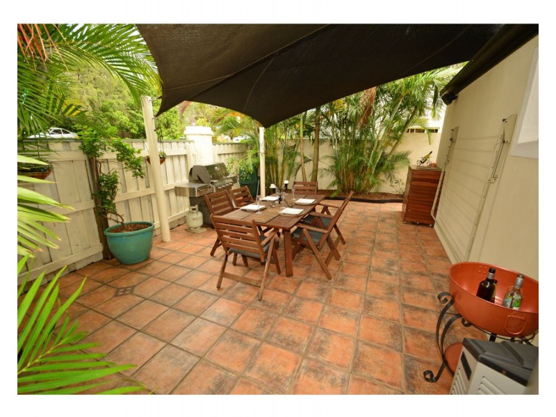 30 Estate Place, Holland Park West QLD 4121