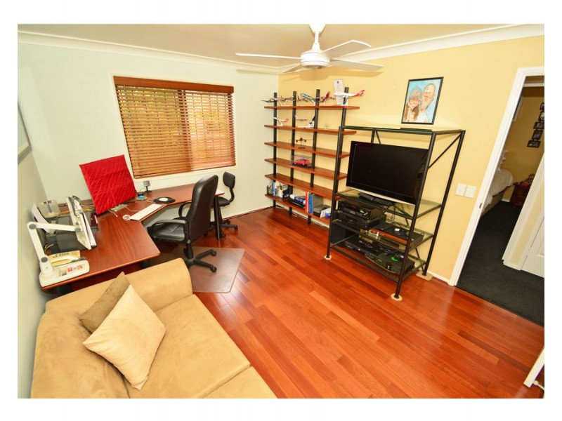 30 Estate Place, Holland Park West QLD 4121