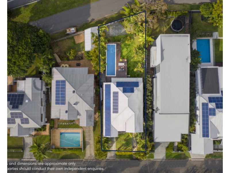 15 Barton Pde, Balmoral QLD 4171