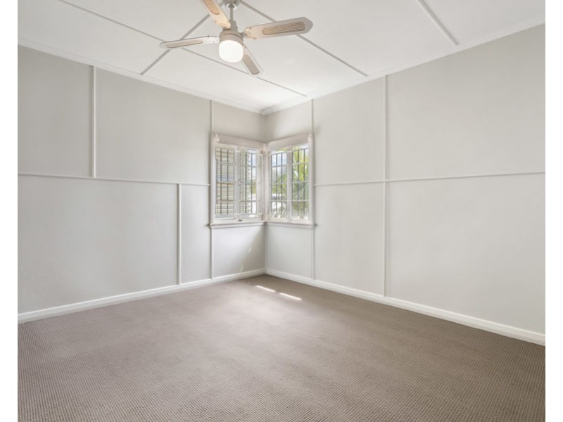 39 Brooks Street, Camp Hill QLD 4152