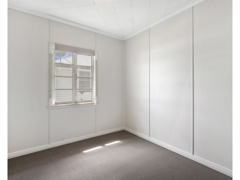 39 Brooks Street, Camp Hill QLD 4152