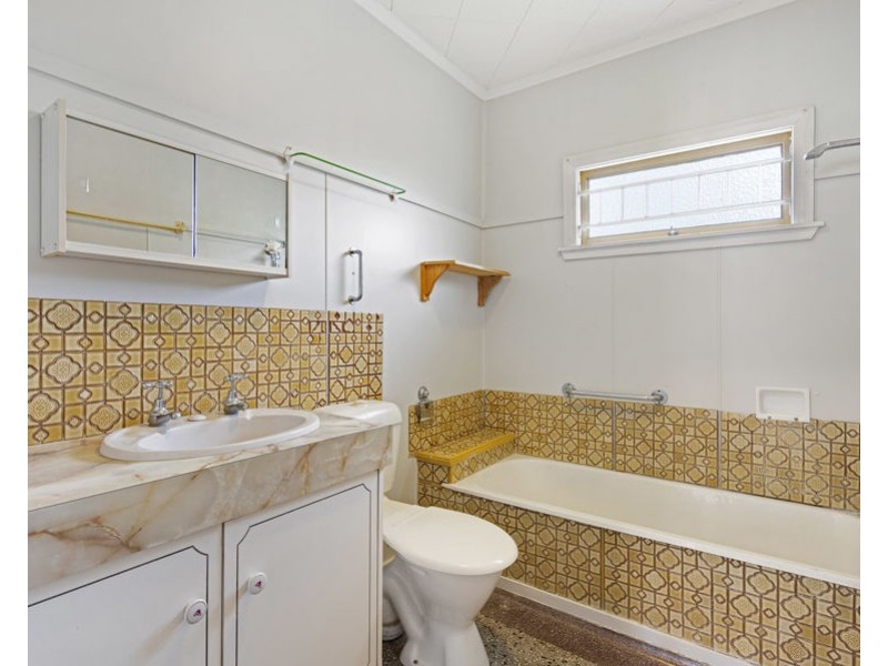 39 Brooks Street, Camp Hill QLD 4152