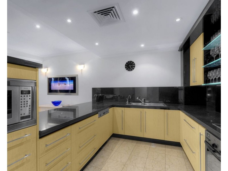 21 Pixley St, Kangaroo Point QLD 4169