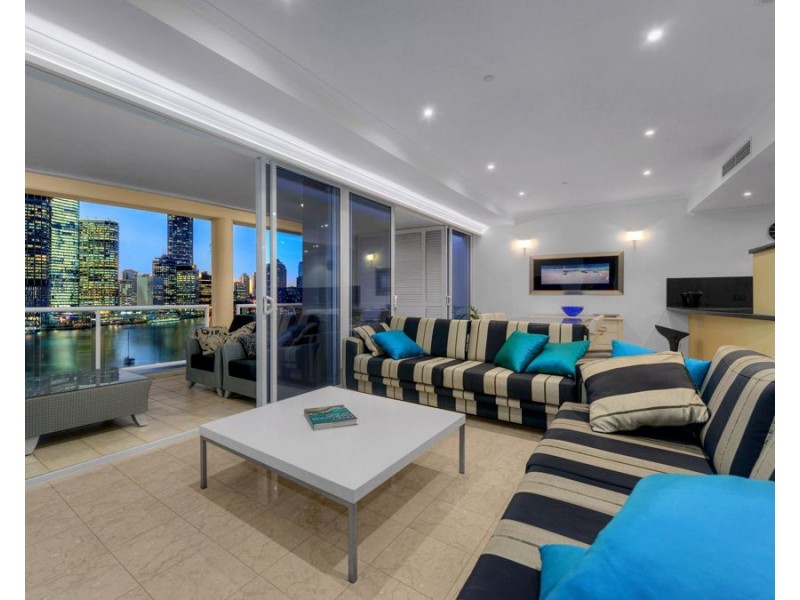 21 Pixley St, Kangaroo Point QLD 4169