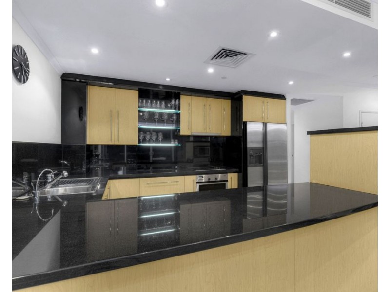 21 Pixley St, Kangaroo Point QLD 4169