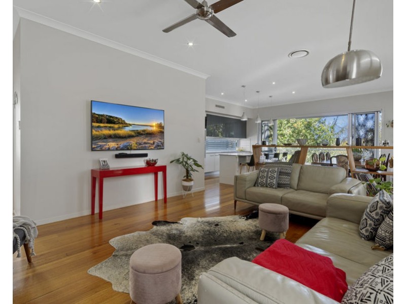 63 Stella St, Holland Park QLD 4121