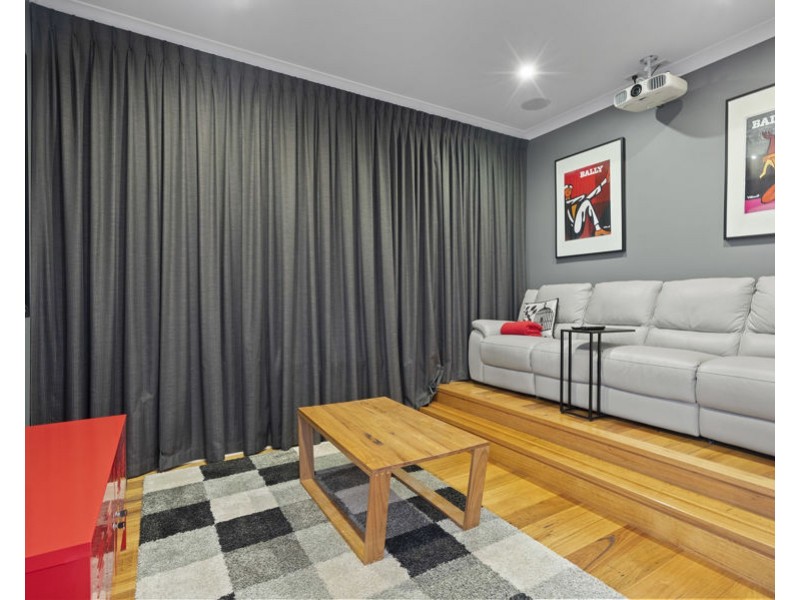 63 Stella St, Holland Park QLD 4121