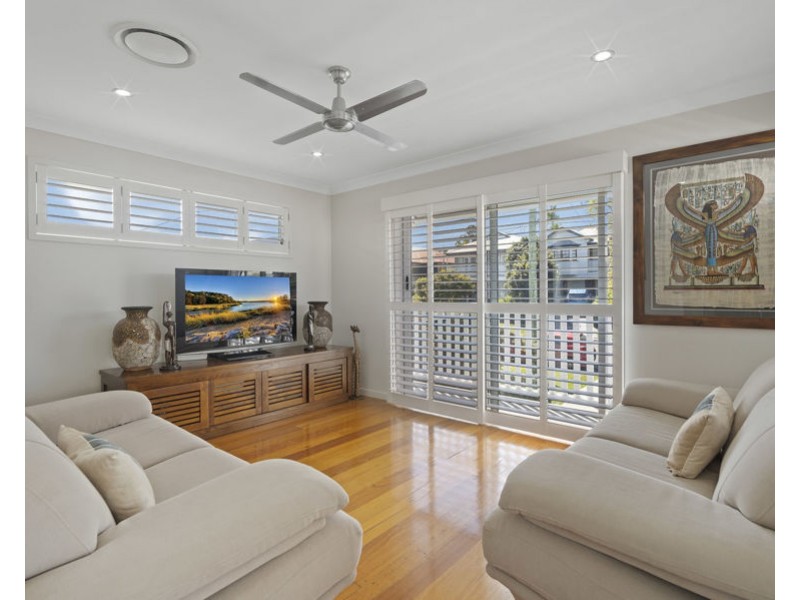 63 Stella St, Holland Park QLD 4121