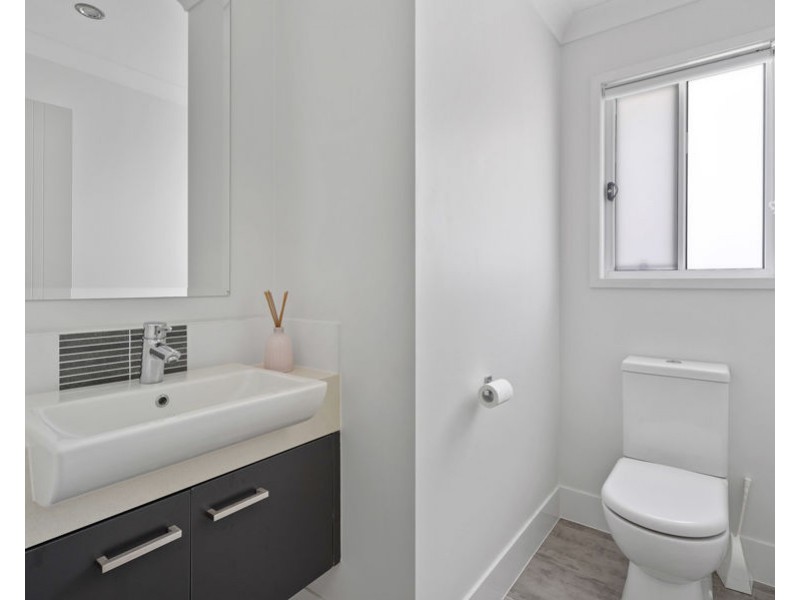 63 Stella St, Holland Park QLD 4121