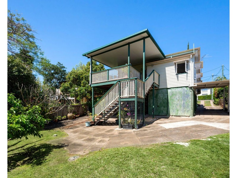 24 Raff Avenue, Holland Park QLD 4121