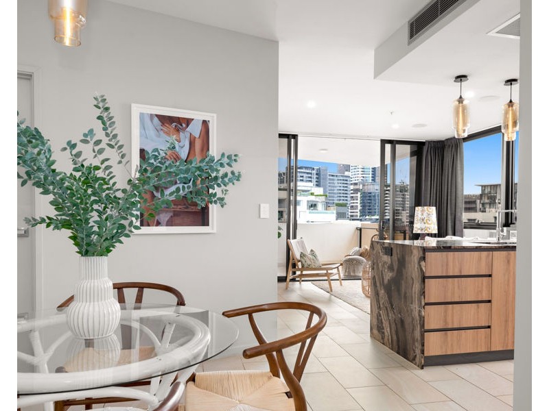 706/27 Commercial Road, Newstead QLD 4006