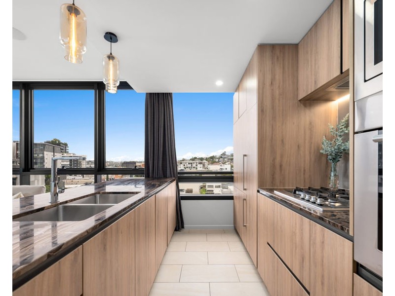 706/27 Commercial Road, Newstead QLD 4006