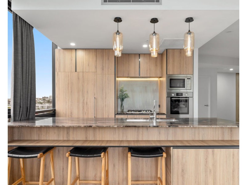 706/27 Commercial Road, Newstead QLD 4006