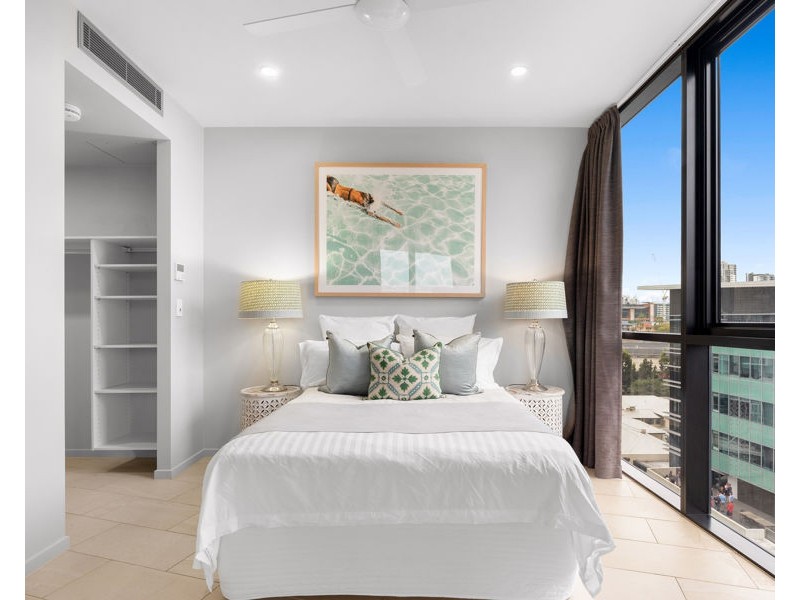 706/27 Commercial Road, Newstead QLD 4006