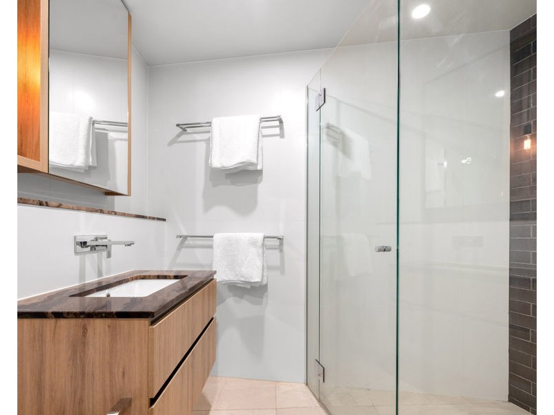 706/27 Commercial Road, Newstead QLD 4006