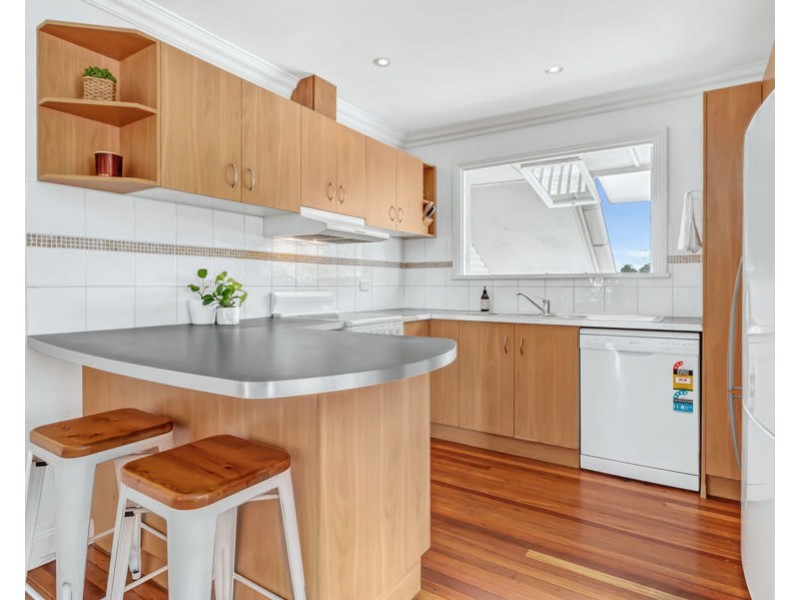 20 Iris St, Holland Park West QLD 4121