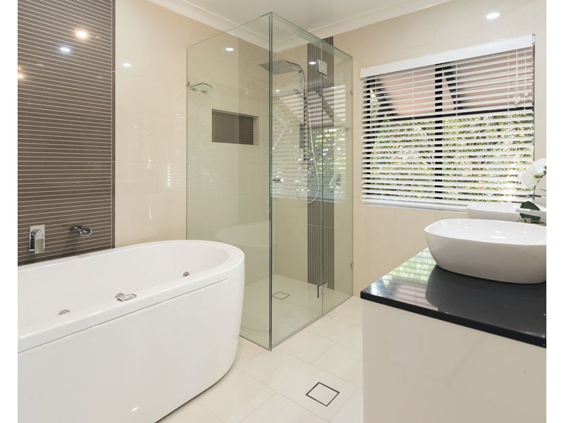 24 Glencoe Avenue, Tarragindi QLD 4121