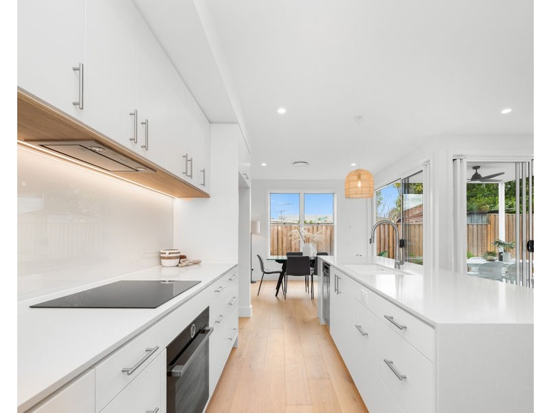 11 Waldheim Street, Annerley QLD 4103