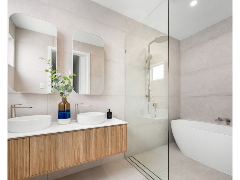 11 Waldheim Street, Annerley QLD 4103