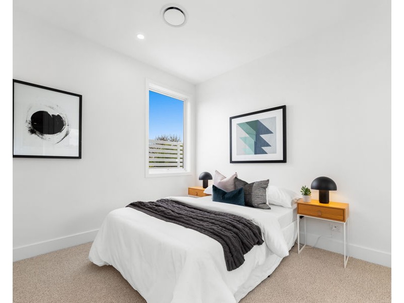 11 Waldheim Street, Annerley QLD 4103