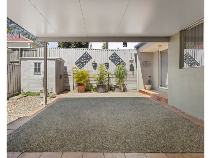 11 Flame Tree Crs, Carindale QLD 4152