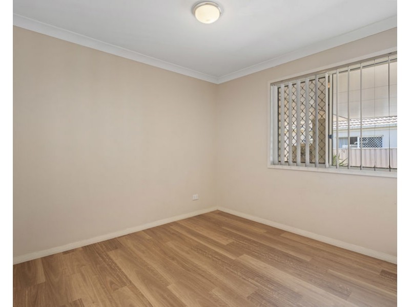 11 Flame Tree Crs, Carindale QLD 4152