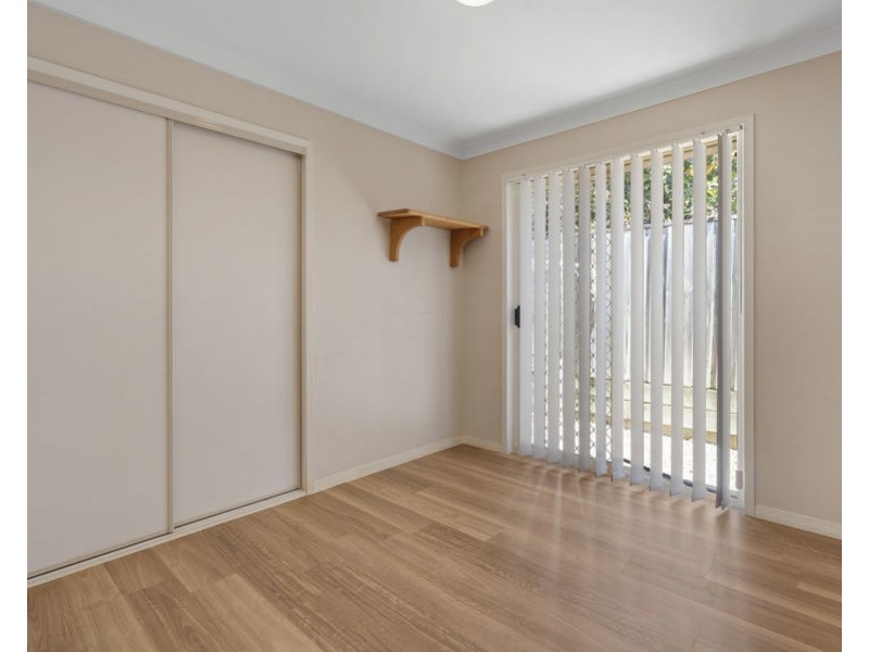 11 Flame Tree Crs, Carindale QLD 4152