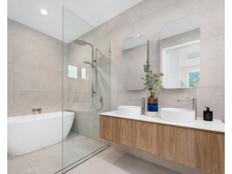 13 Waldheim Street, Annerley QLD 4103