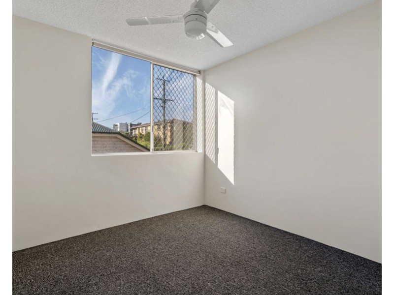 1/23 Holland St, Greenslopes QLD 4120