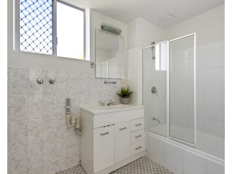 1/23 Holland St, Greenslopes QLD 4120