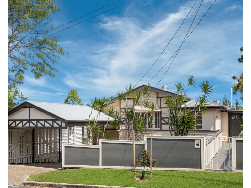 98 Arnold Street, Holland Park QLD 4121