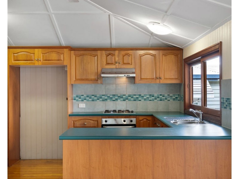 98 Arnold Street, Holland Park QLD 4121