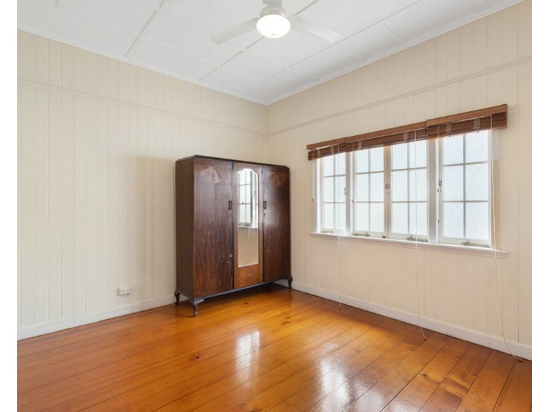 98 Arnold Street, Holland Park QLD 4121