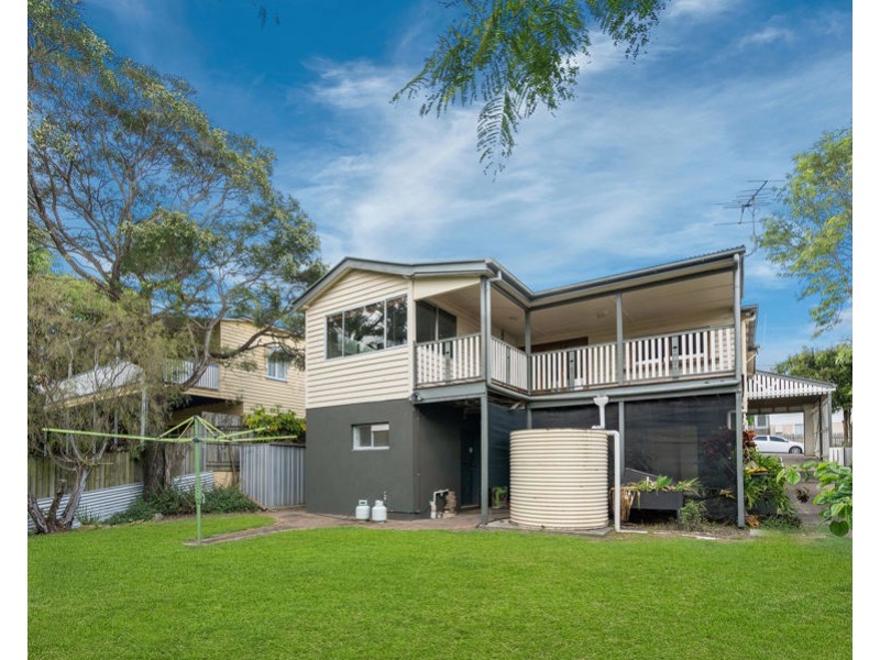 98 Arnold Street, Holland Park QLD 4121