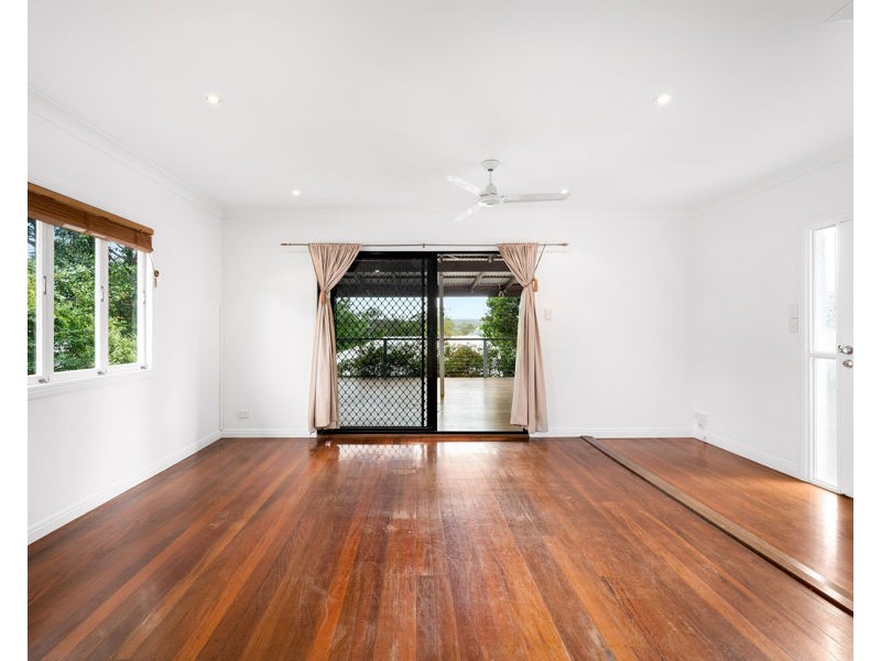 115 Nursery Road, Holland Park West QLD 4121
